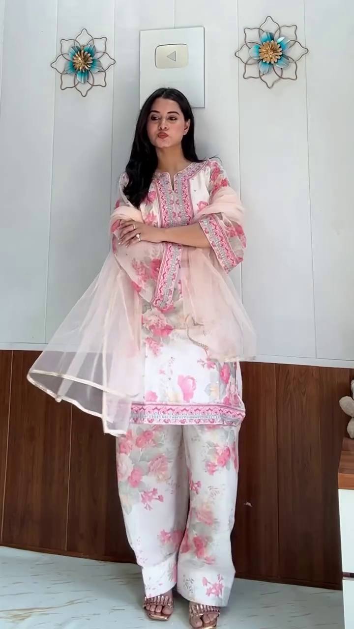 Elegant Blossom Printed Kurta Se
