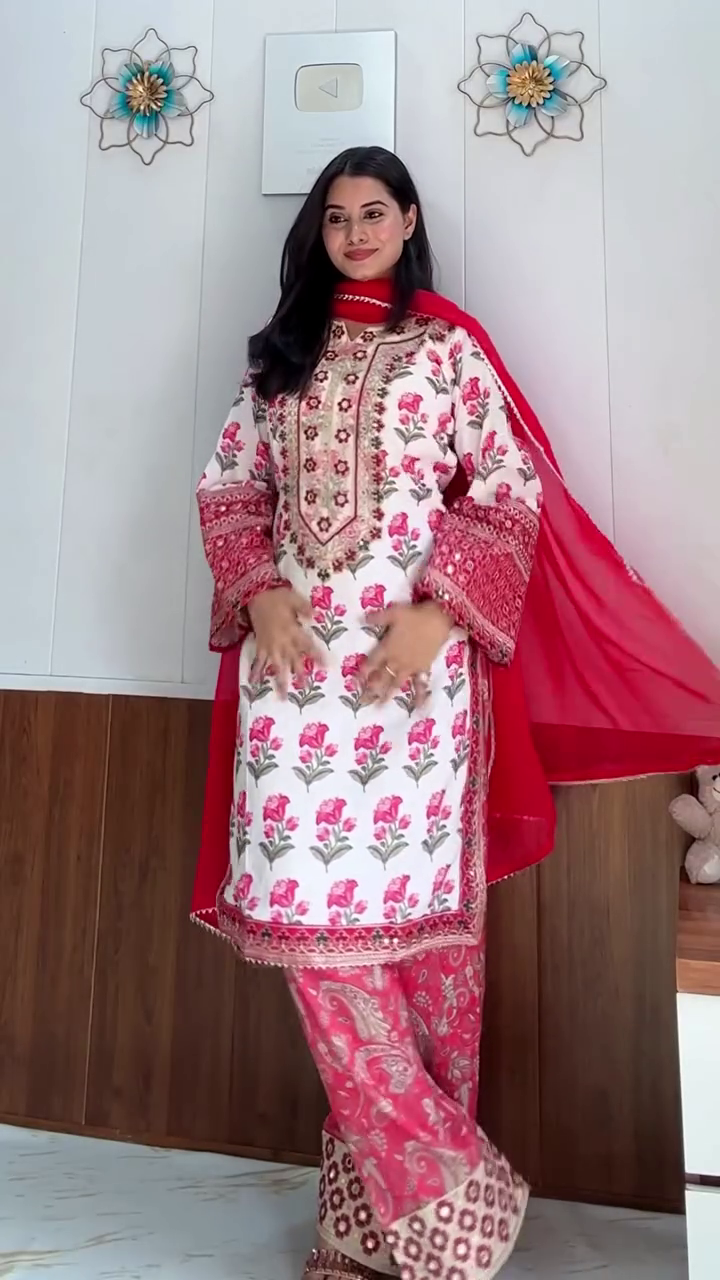 Elegant Blossom Printed Kurta Se